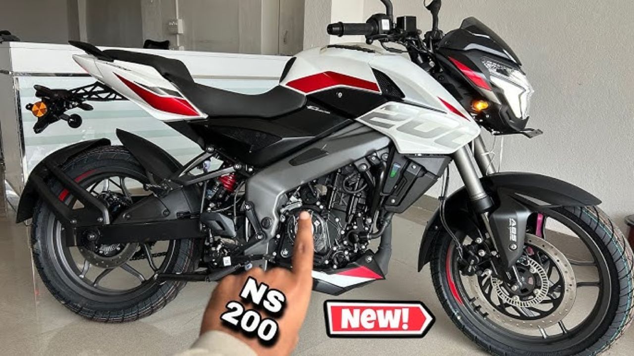 झमाझम फ़ीचर्स और मस्कुलर डिज़ाइन के साथ Bajaj Pulsar NS200, ताकतवर इंजन के साथ जानिए कीमत